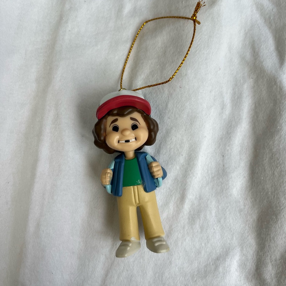 FUNKO STRANGER THINGS DUSTIN ORNAMENT